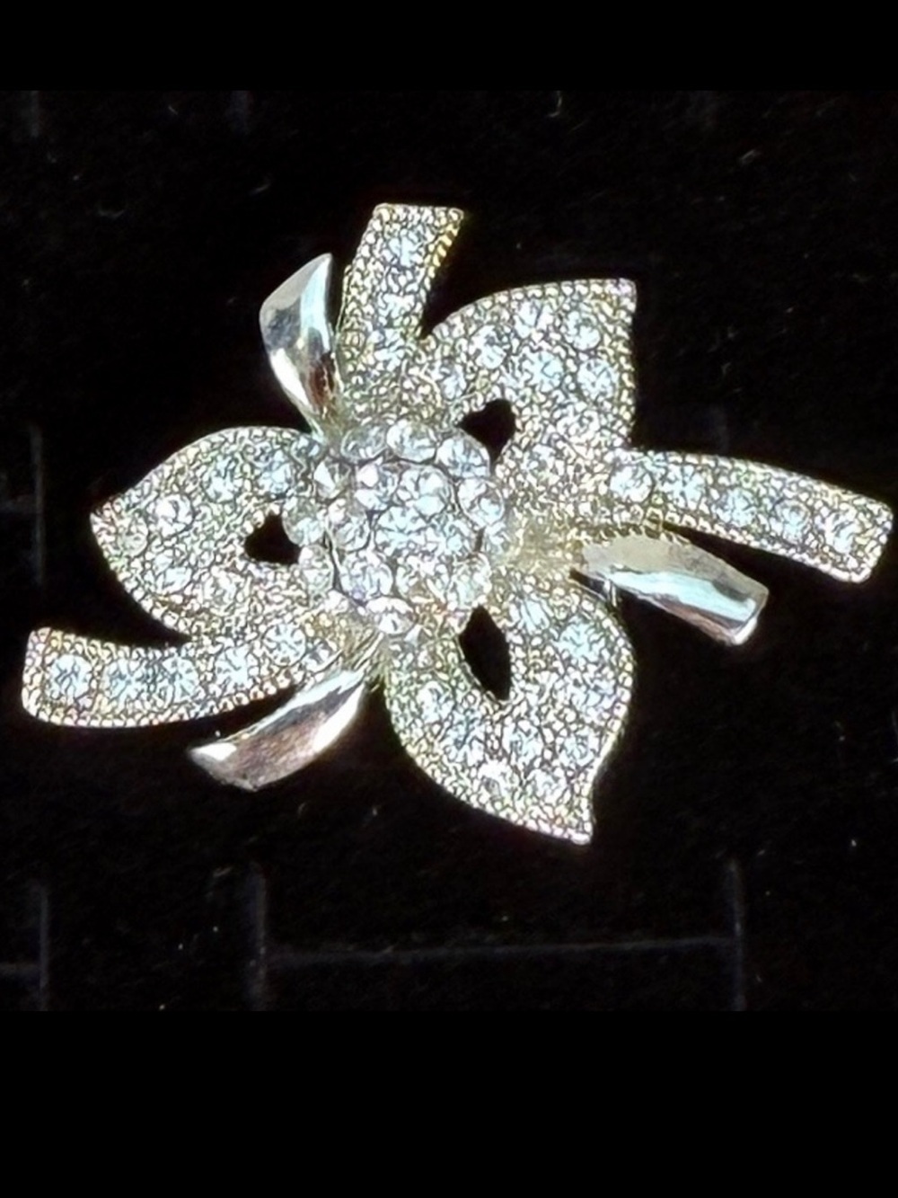 Elegant Silvertone Bling Floral Brooch